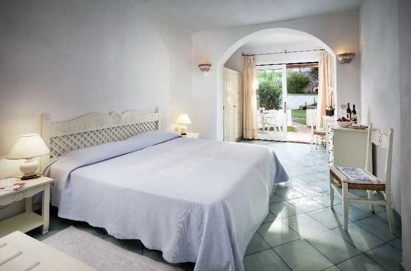 Club Hotel Baia Aranzos Golfo Aranci Exterior photo