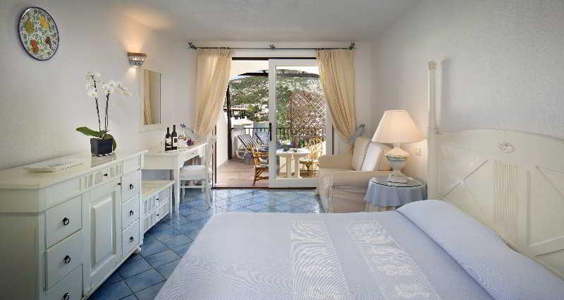 Club Hotel Baia Aranzos Golfo Aranci Exterior photo