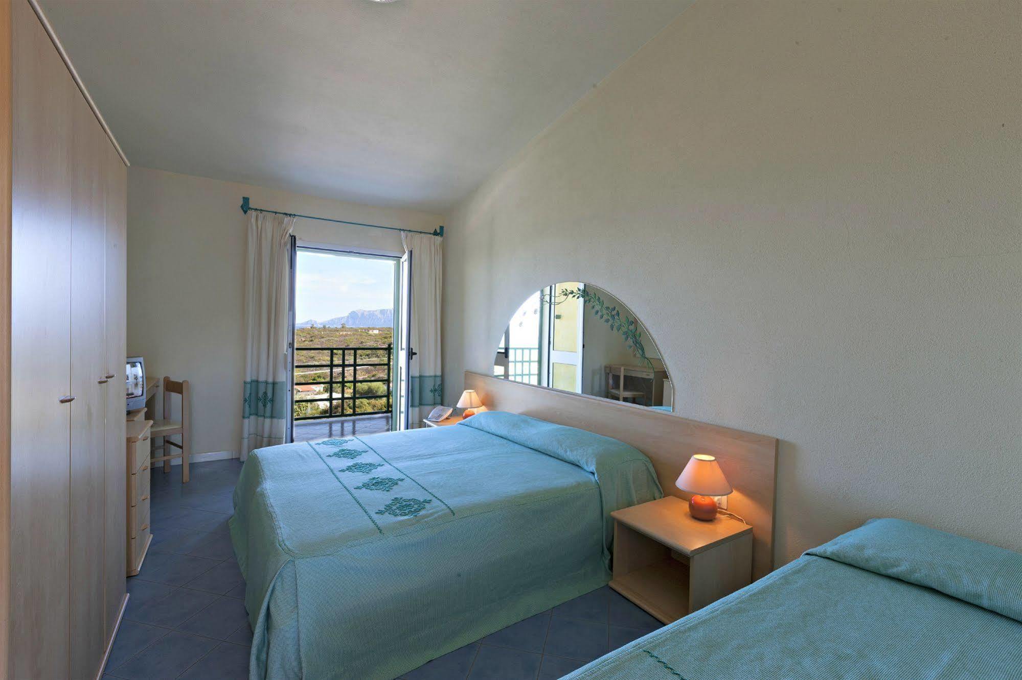 Club Hotel Baia Aranzos Golfo Aranci Exterior photo