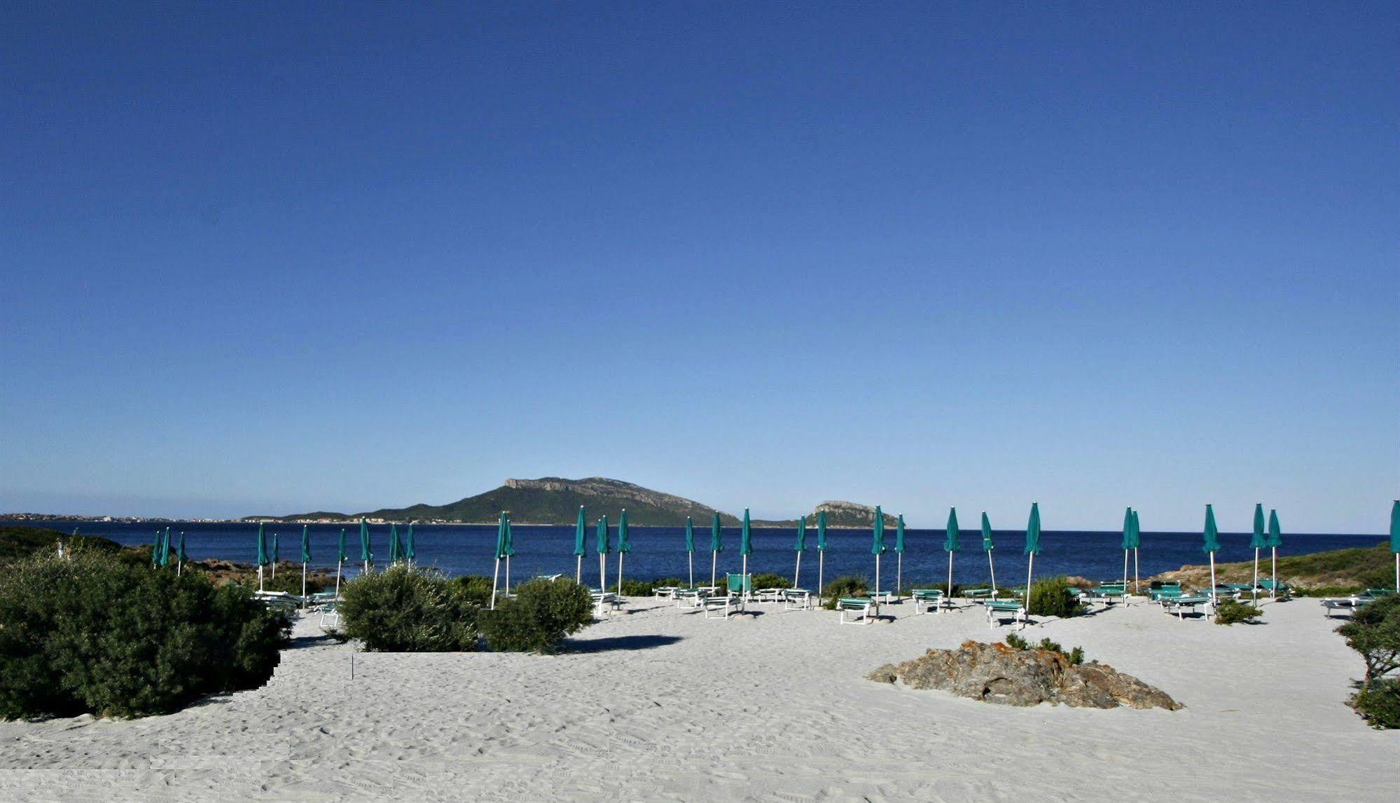 Club Hotel Baia Aranzos Golfo Aranci Exterior photo